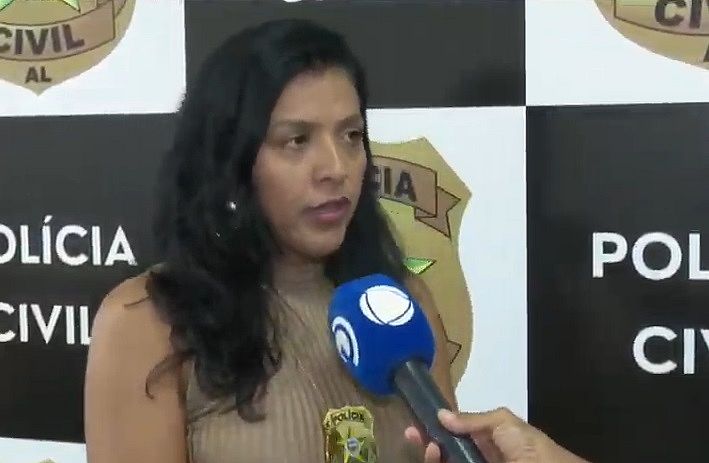 Delegada Rosimeire Vieira em entrevista ao programa Fique Alerta