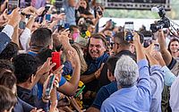 Presidente Bolsonaro cumpre agenda oficial no bairro do Vergel, em Maceió