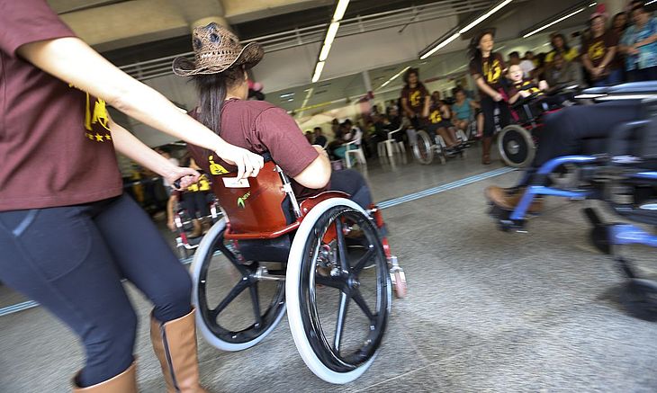 A população com deficiência no Brasil foi estimada em 18,6 milhões de pessoas 