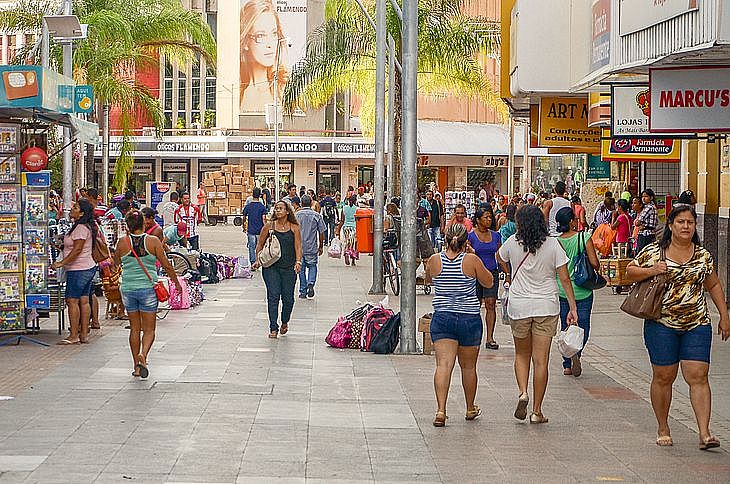 A Aliança Comercial informou que as lojas do Centro de Maceió vão funcionar em horário especial das 8h às 16h