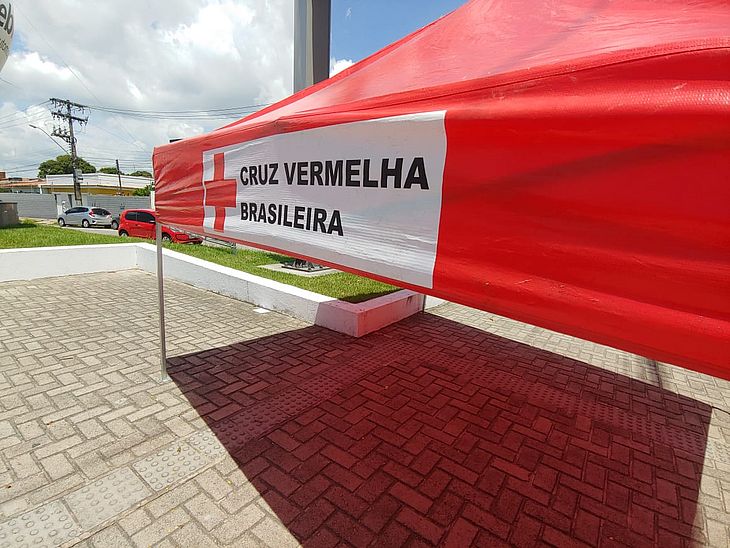 Tenda montada pela Defesa Civil para o simulado na Rua Clarêncio Jucá