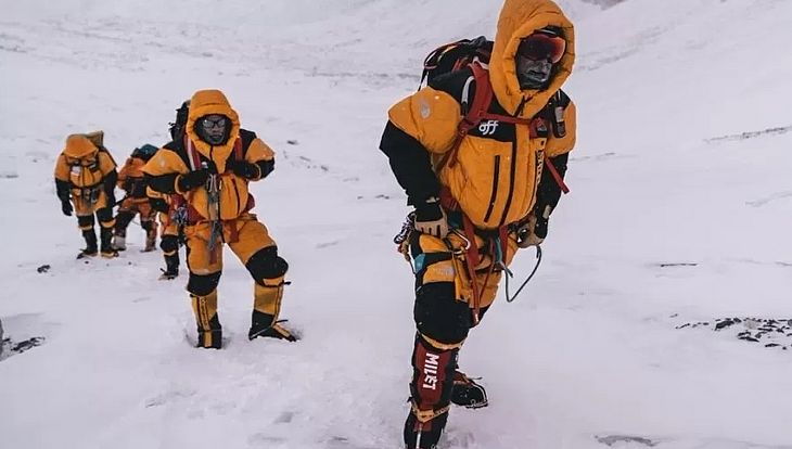 Alpinista perdido ignora ligação de resgate por ser de número desconhecido
