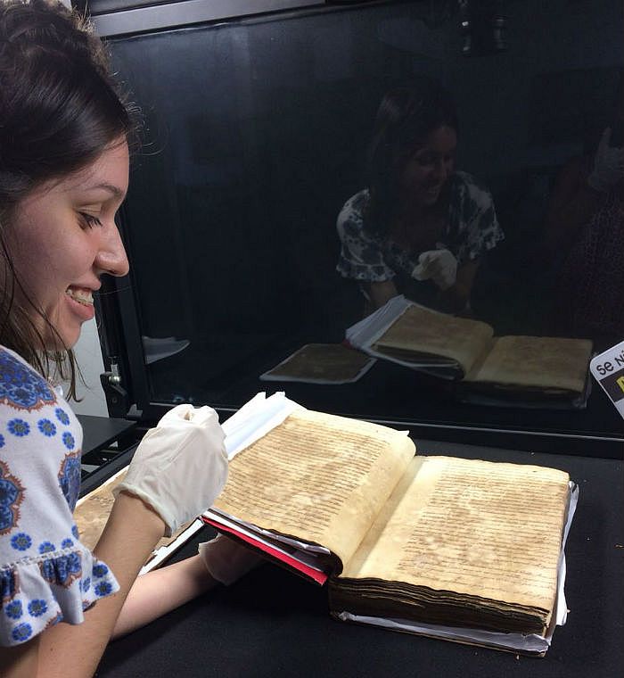 Foram analisadas e digitalizadas as 314 cartas manuscritas do primeiro volume de um total de oito. 