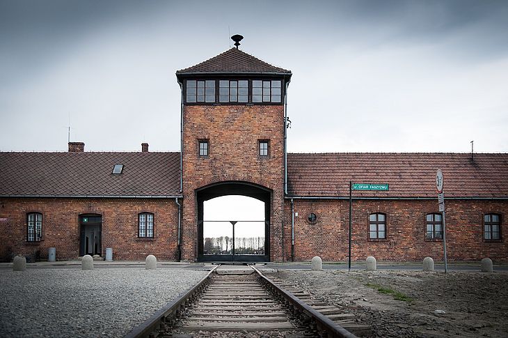 Imagem ilustrativa: o campo de concentração de Auschwitz