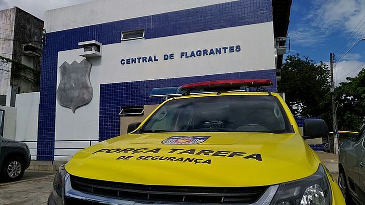 Suspeitos foram levados para a Central I, no Pinheiro
