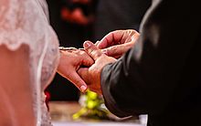 Justiça alega fraude e anula casamento entre mulher e avô do parceiro