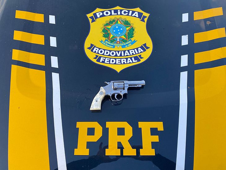 PRF em Alagoas prende um homem por porte ilegal de arma de fogo