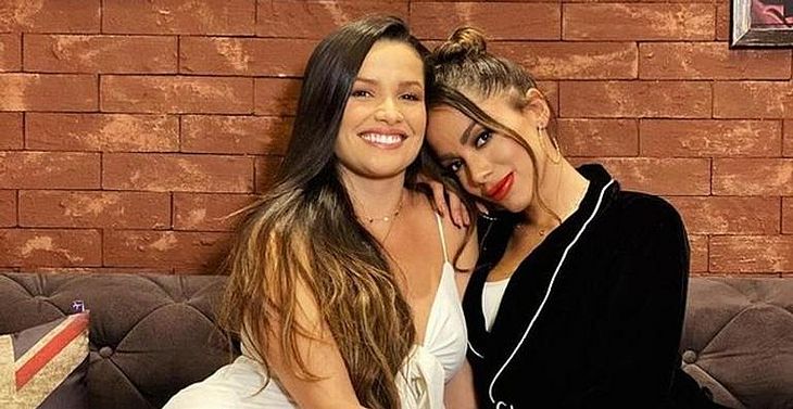 A advogada e maquiadora estava morando com a mãe, Fátima Freire, na casa da cantora no Rio de Janeiro desde que deixou o reality, em maio