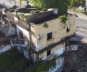 Prédio de hotel que desabou na Avenida da Paz tinha documento para demolição desde 2023
