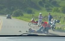 Homem tem parte da perna amputada após acidente entre carro e moto na BR-316, em Alagoas
