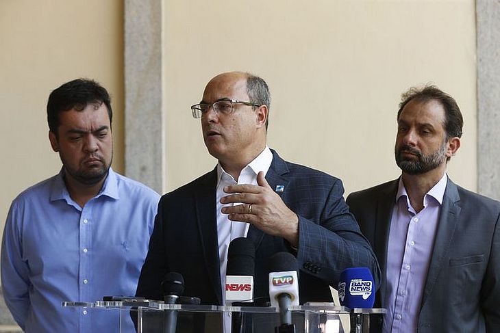 O governador do Rio de Janeiro, Wilson Witzel, fala à imprensa após reunião com secretariado no Palácio Guanabara, em Laranjeiras, zona sul da capital fluminense.