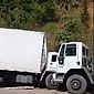 Colisão frontal entre dois caminhões deixa trânsito em Branquinha; não houve vítimas 