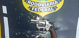 PRF prende homem por porte ilegal de arma, em Rio Largo