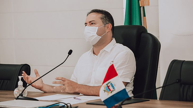 Governador Renan Filho oficializou entrega de projeto de lei durante transmissão ao vivo
