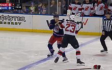 Vídeo: briga generalizada com 2 segundos de jogo na NHL termina com 8 expulsos