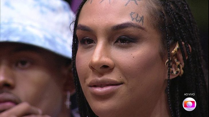 Linn da Quebrada explica tatuagem 'Ela' no rosto