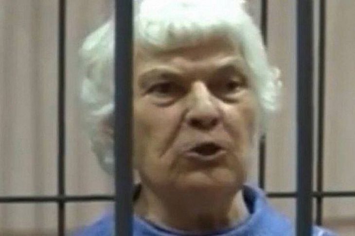 Sofya Zhukova, de 81 anos, acusada de distribuir "petiscos gelatinosos com pedaços de carne humana de suas vítimas" 