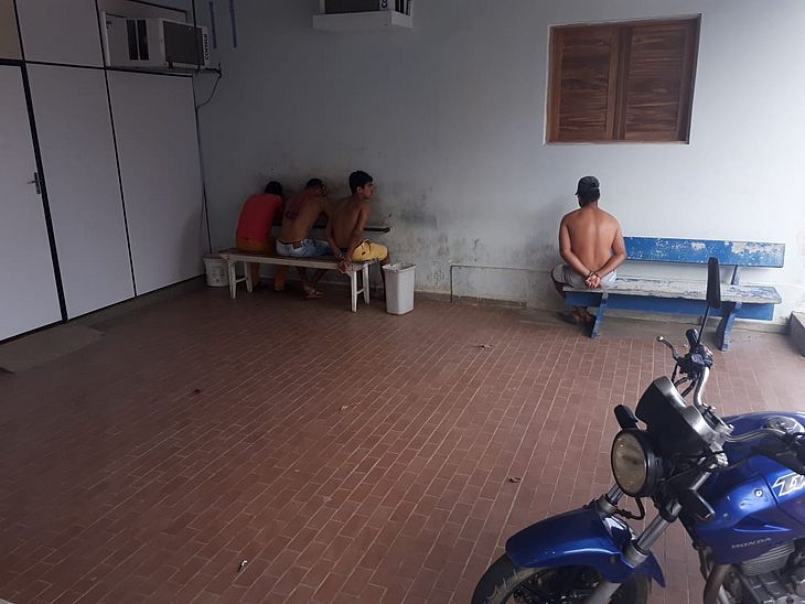 Presos foram levados para a Central de Polícia de Arapiraca