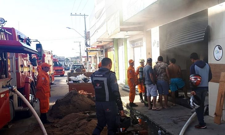 Loja pegou fogo no centro de Arapiraca
