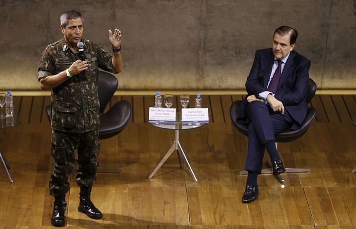 General Braga Netto participa de debate sobre a intervenção federal na segurança pública do Rio de Janeiro