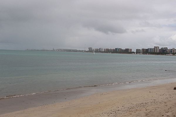 Meteorologia alerta para chuvas no litoral alagoano