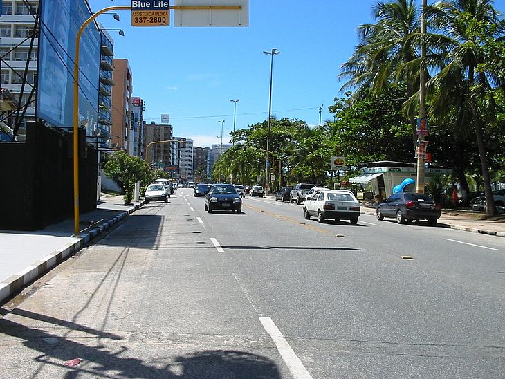 O acidente aconteceu na Avenida Doutor Antônio Gouveia
