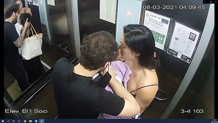 Vídeo mostra Jairinho e Monique descendo de elevador, a caminho do hospital