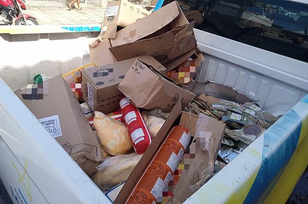 Fiscalização apreende 220kg de queijo, calabresa e mortadela estragados em Ponta da Terra