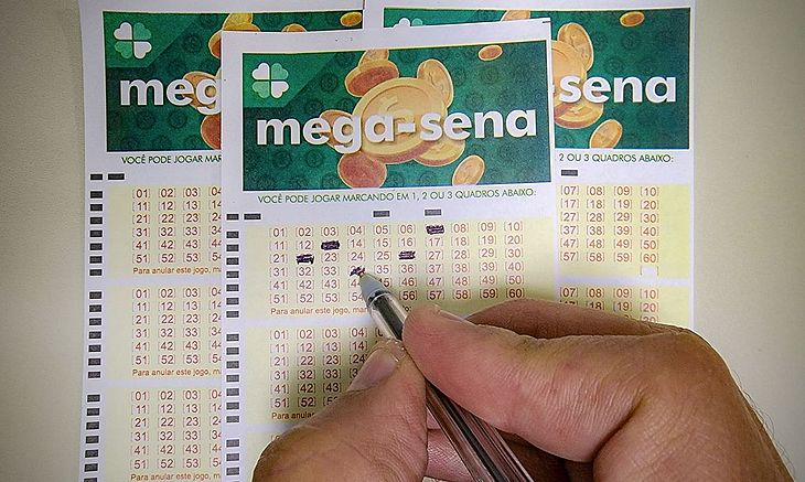 Uma aposta simples de Maceió faturou R$ 53.212,48 ao acertar a quina da Mega-Sena, sorteada na noite dessa terça-feira, 17, em São Paulo