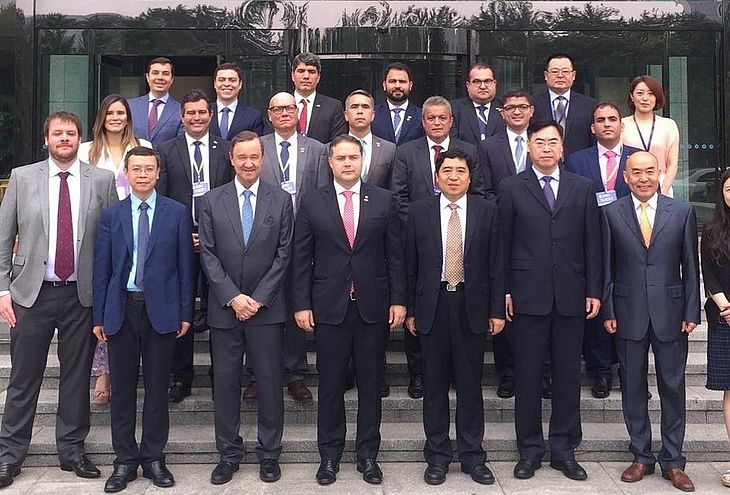 Comitiva do governo na Missão China, em Pequim
