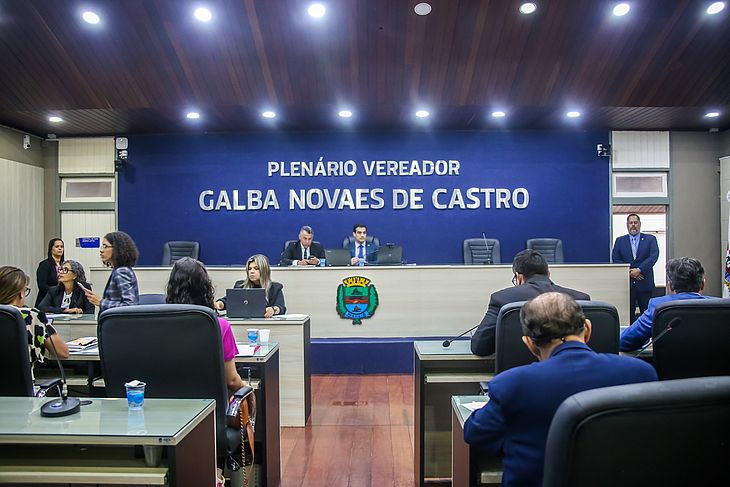 A Câmara Municipal de Maceió aprovou em duas votações, nesta terça-feira (04), o reajuste de 3,93% para os seus servidores efetivos ativos, inativos e pensionistas do Legislativo
