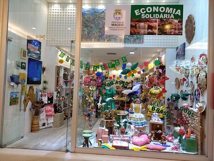 Loja da Economia Solidária, em shopping de Maceió