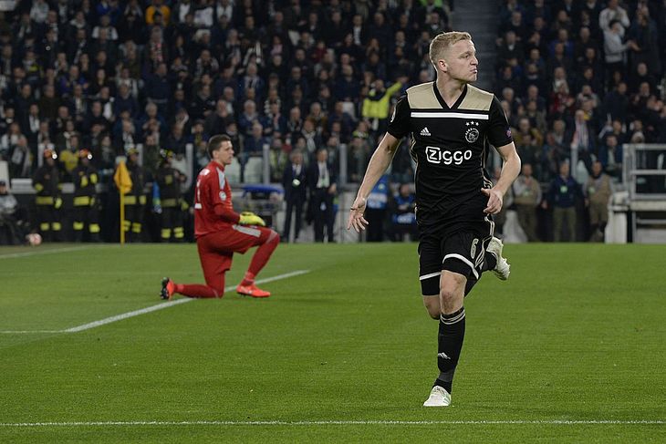 Ajax vence a Juventus em Turim e carimba classificação para semifinal
