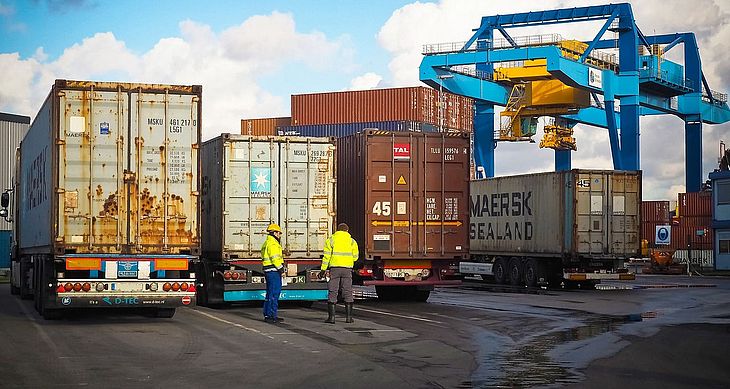 Encarecimento de importados fez saldo cair 15,4%