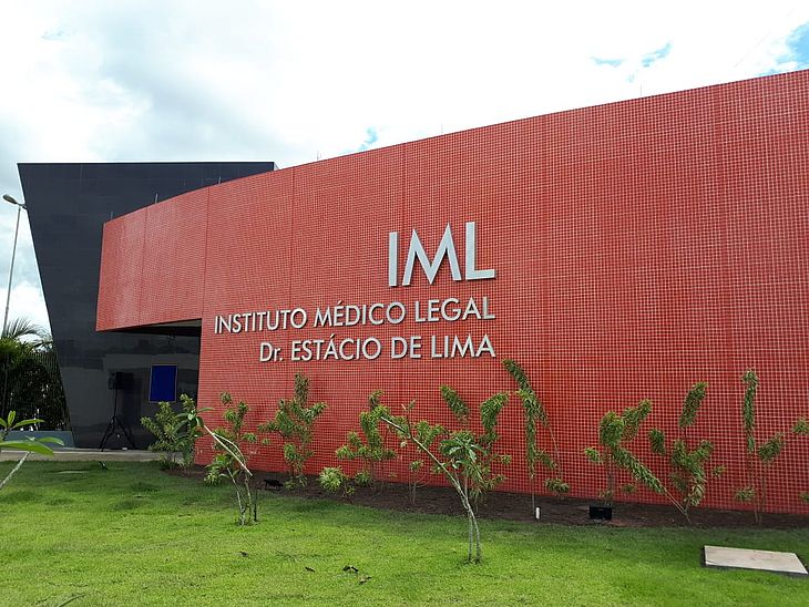 Corpo passou por exames na sede do IML, em Maceió