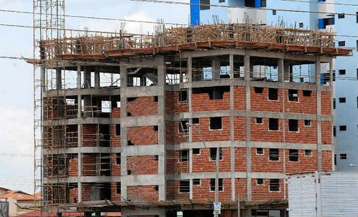 Construção civil será retomada na próxima segunda-feira com 50% da capacidade