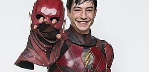 Ator de 'The Flash', Ezra Miller é suspeito no desaparecimento de jovem e três filhos