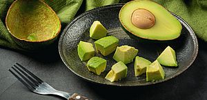 Faz bem para o coração e é fruta versátil: veja 3 benefícios do abacate