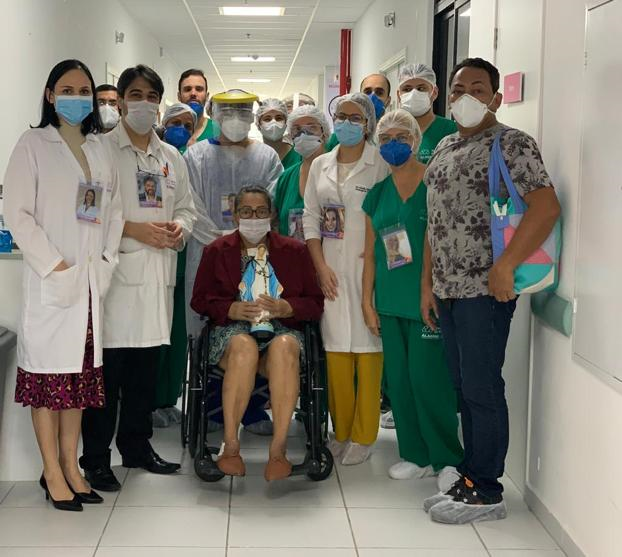 A técnica de enfermagem Iris Vitorino também venceu a batalha contra a Covid-19 após 59 dias internada no Hospital da Mulher