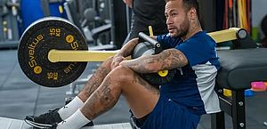 Neymar recebe visita especial durante treino do Al-Hilal; veja