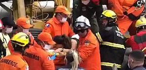 Vídeo mostra momento em que médica é resgatada após acidente em Flexeiras