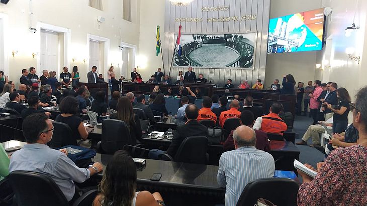 Plenário da ALE lotou para debate sobre o bairro Pinheiro 