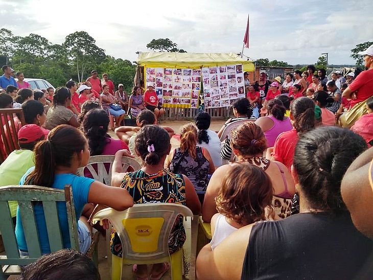 Integrantes do MTST se reuniram em ocupação em Maceió