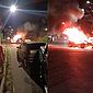Vídeo: jovem morre após moto ser atingida por carro de app; população revoltada coloca fogo no veículo