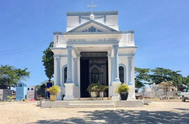 Cemitério São José, no Trapiche da Barra