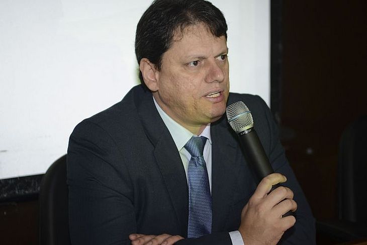 Ministro da Infraestrutura, Tarcísio Gomes de Freitas, disse que há projeções para privatizar ou liquidar cerca de 100 estatais