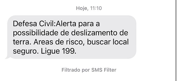 Mensagem de SMS disparada pela Defesa Civil de Maceió após chuvas neste domingo